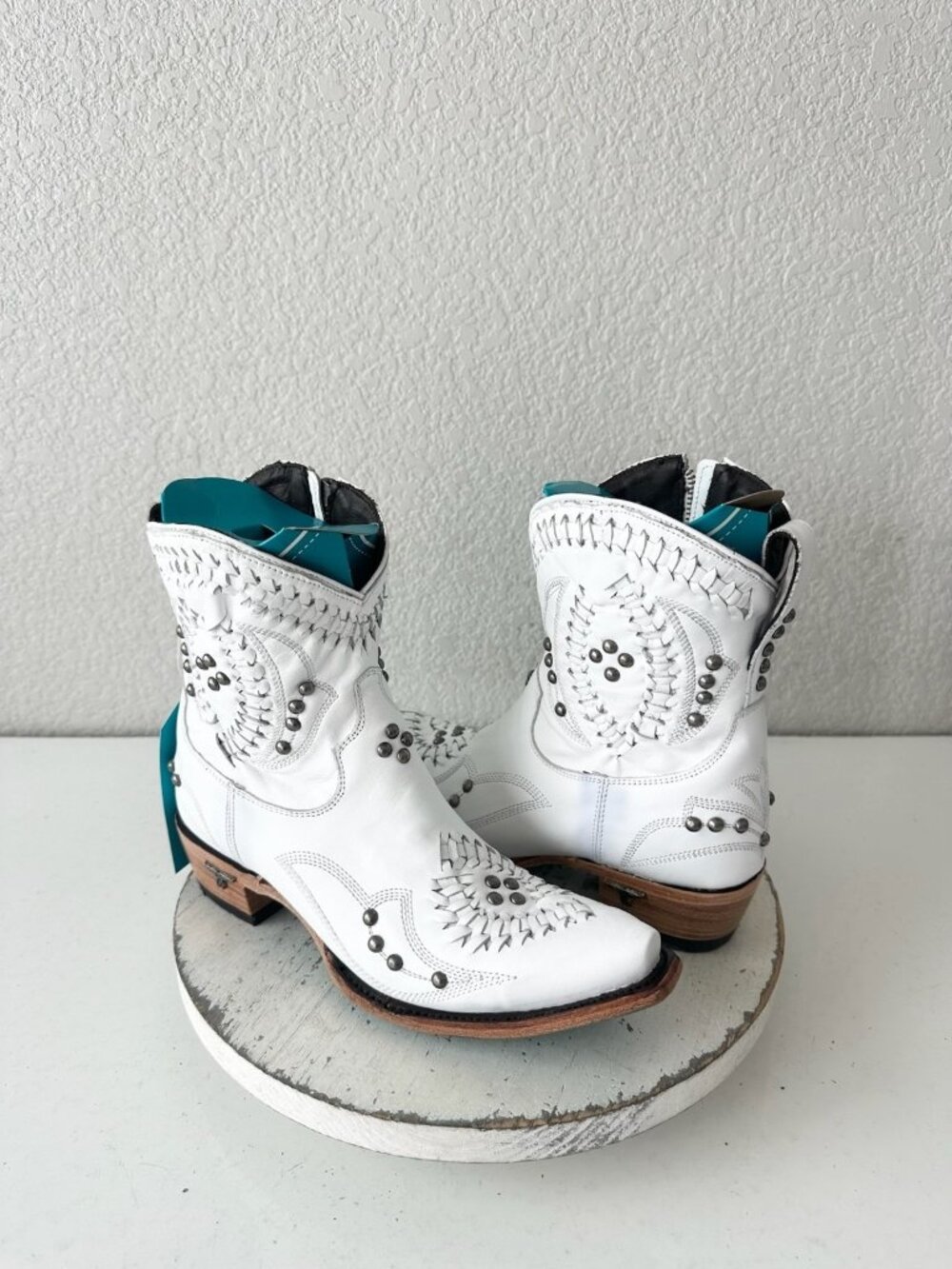 Lane COSSETTE Womens White Cowboy Booties Western Snip Toe Ankle Boots Size 7.5